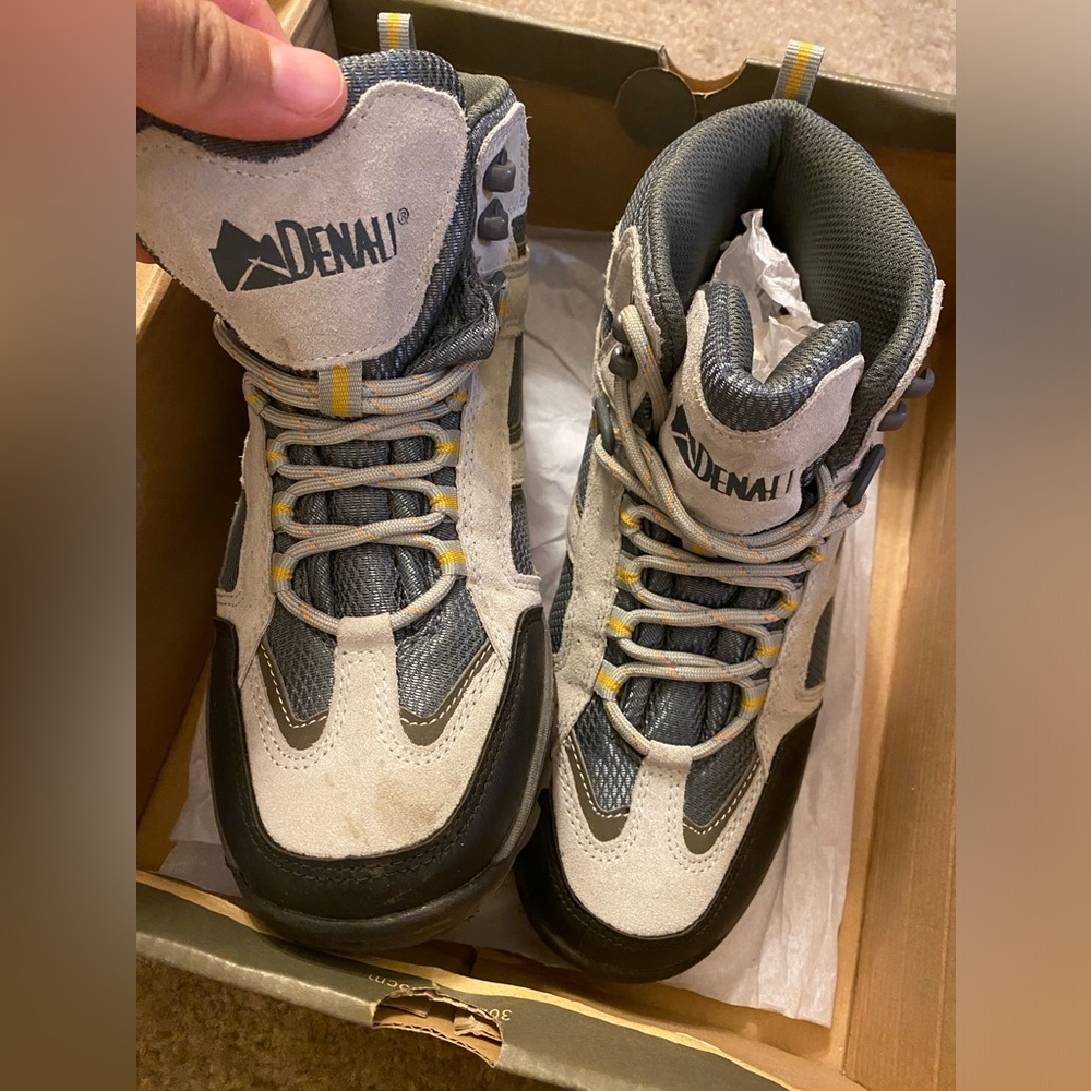 DENALI Clearwater Hiking boots Sz 7.5 USED